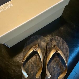 Michael Kors Flip Flop Size 6